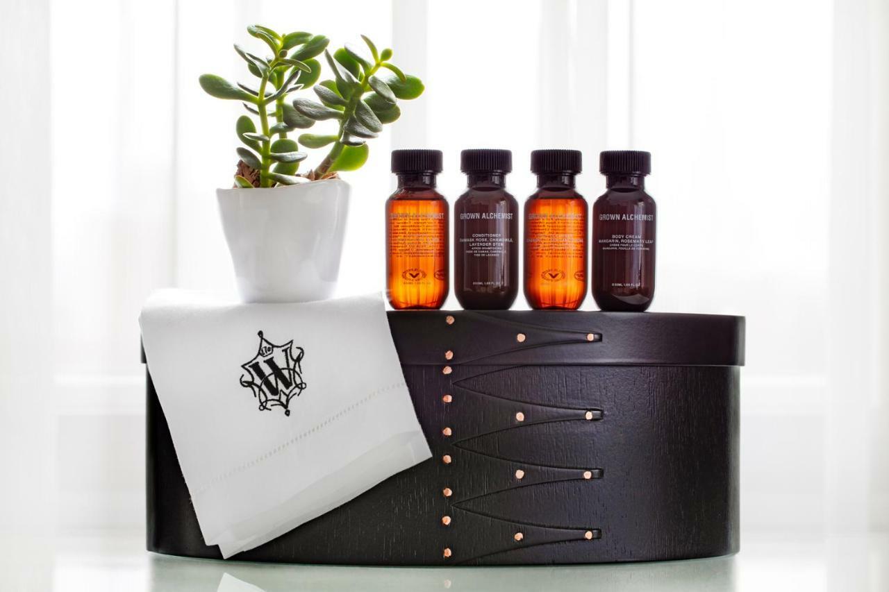 The Whitney Hotel Boston Extérieur photo Aveda products