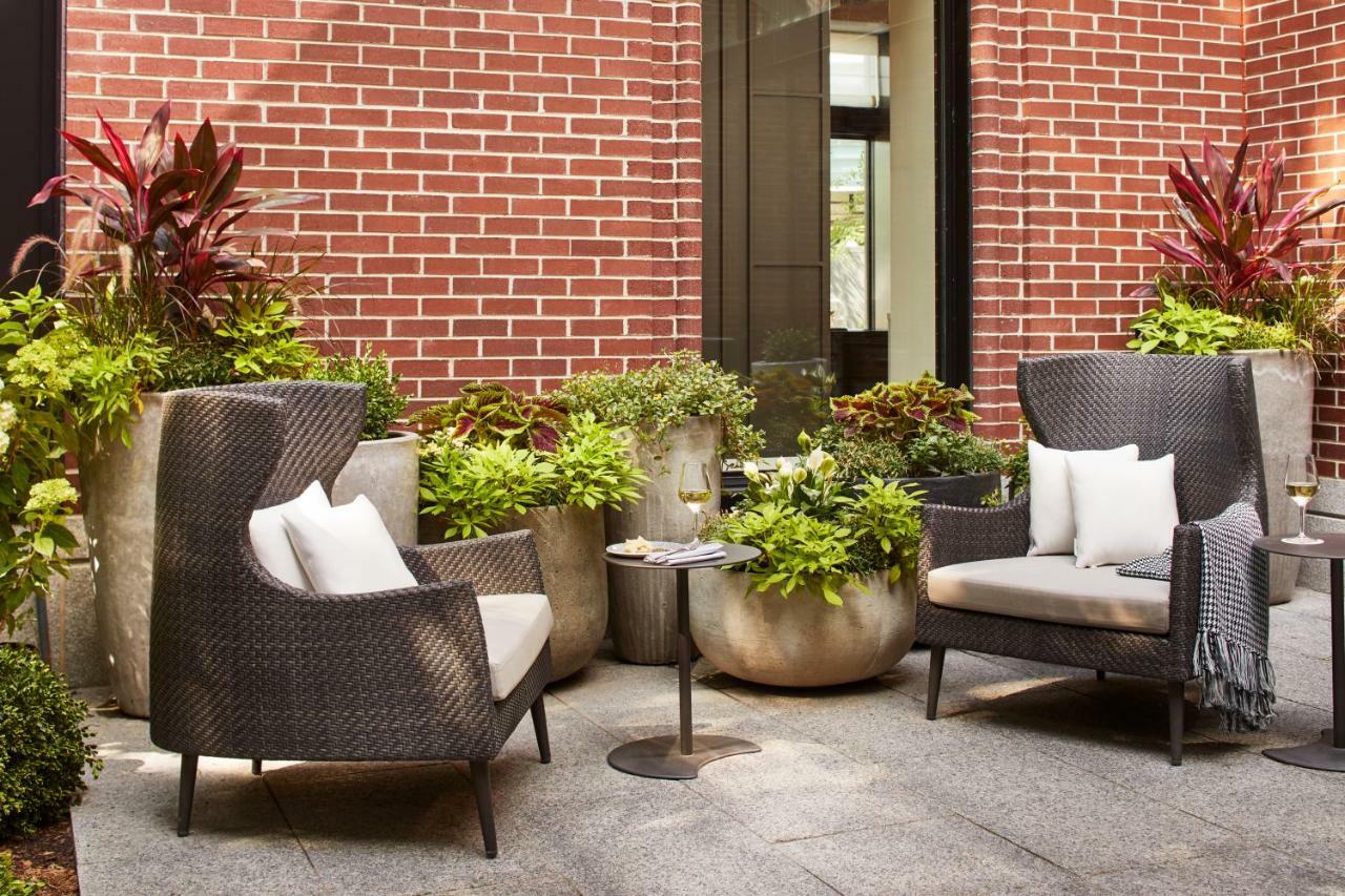 The Whitney Hotel Boston Extérieur photo The outdoor terrace at the 100 East 53rd Street building