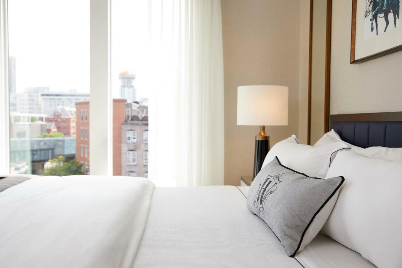 The Whitney Hotel Boston Extérieur photo A bedroom at the hotel