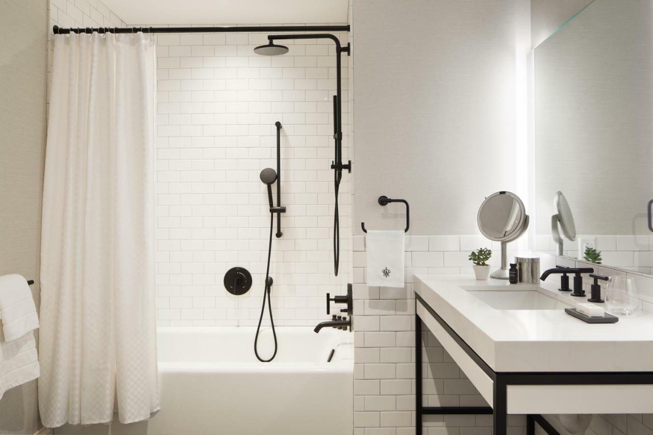 The Whitney Hotel Boston Extérieur photo A shower curtain